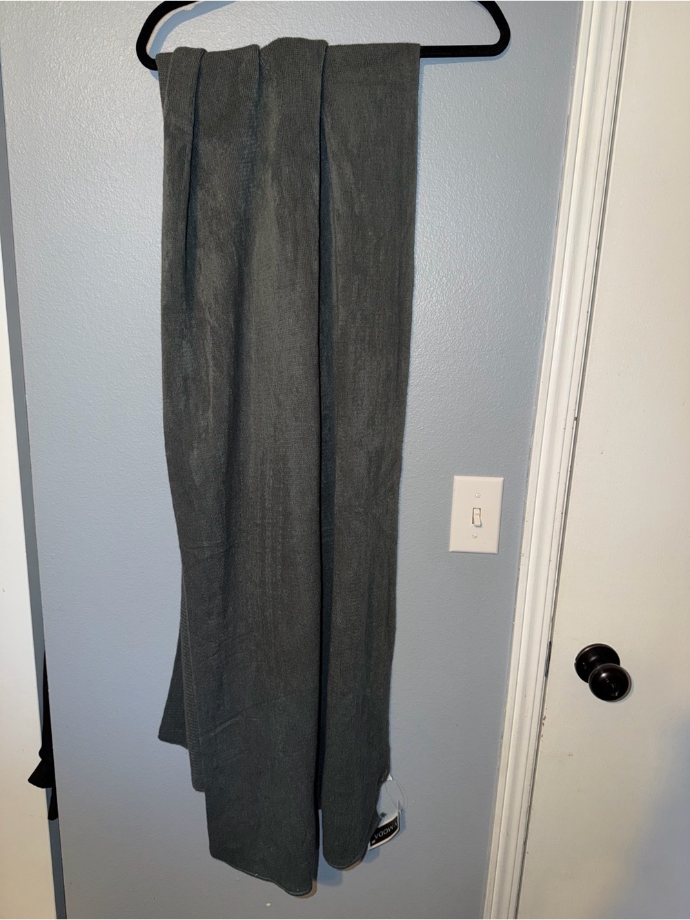 Very Moda Gray Knit Shawl